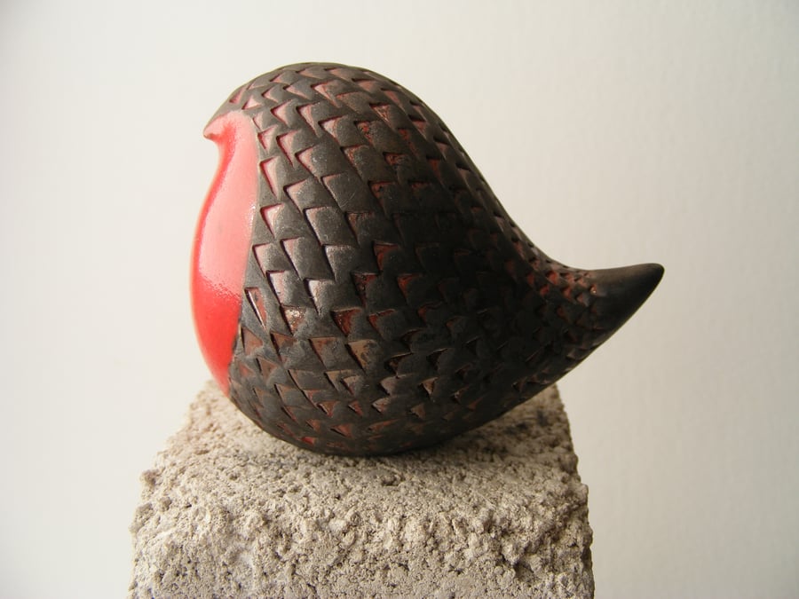 Textured raku fired round robin