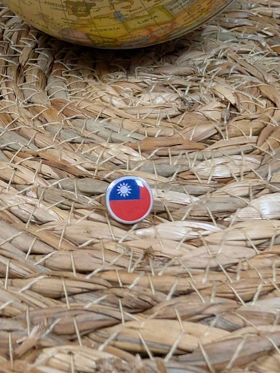 Taiwan Flag Map Pin – Asian Travel Map Push Pin for Wooden Maps, Taiwan Map Pin