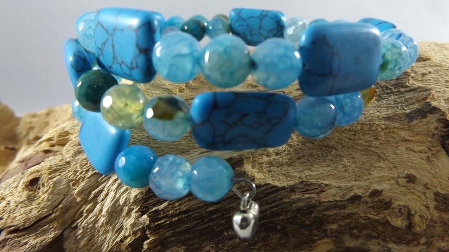 Turquoise magnesite and blue dragon vein agate bracelet
