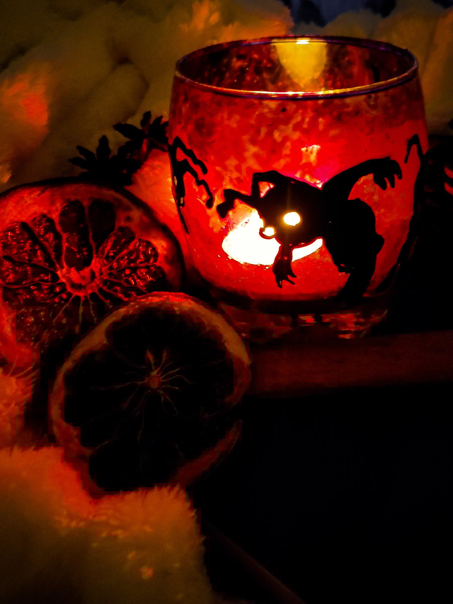 Stained glass candle holder for tea lights with Heartless, handmade suncather