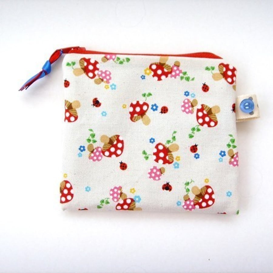 Little mushrooms credit card/ coin purse