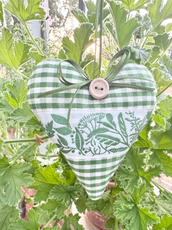 GREEN GINGHAM HEART - Herbs - Heart of the Month for August