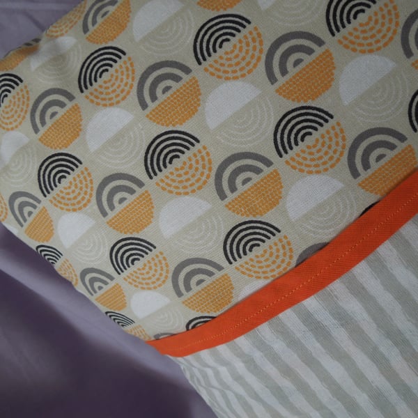 Circles and Stripes Reading Pocket Cushion Cover 