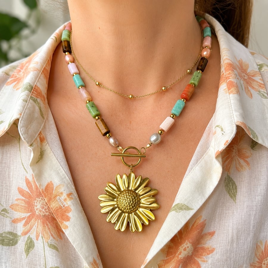Summer Meadow Daisy Gemstone and Pearls Necklace 