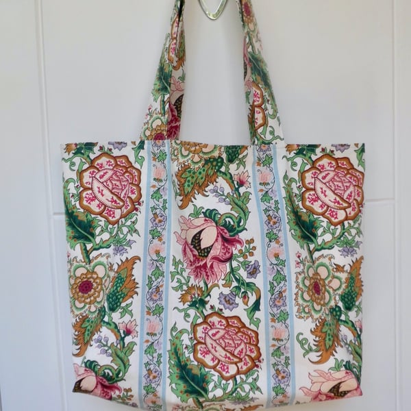 Large tote bag and coin purse matching set in vintage fabric 