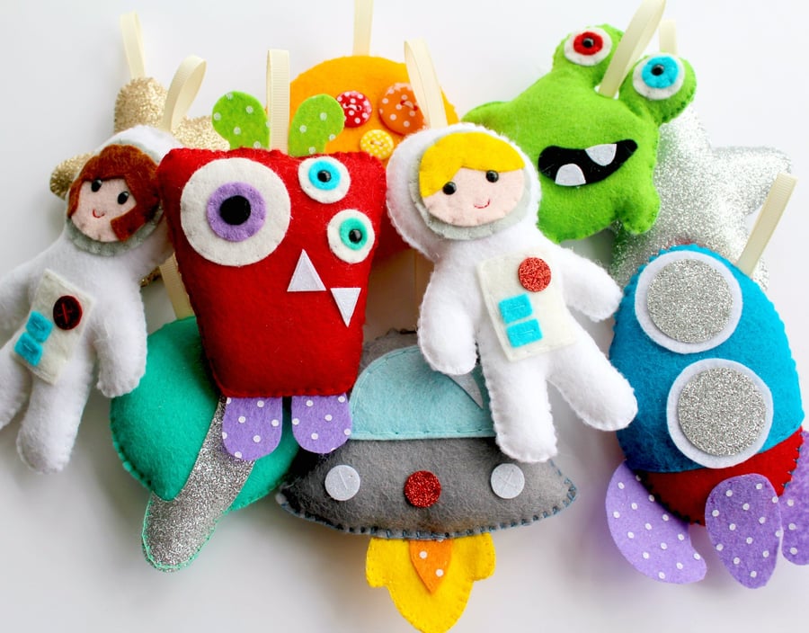 Image of Make Your Own felt Aliens and Astronauts space Garland Kit. Sewing pattern.