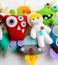 Make Your Own felt Aliens and Astronauts space Garland Kit. Sewing pattern.