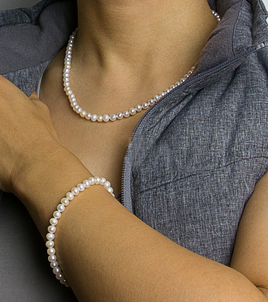 Freshwater Pearl Necklace, Bracelet,and Earrings Set. Bridal gift. Silver Clasps