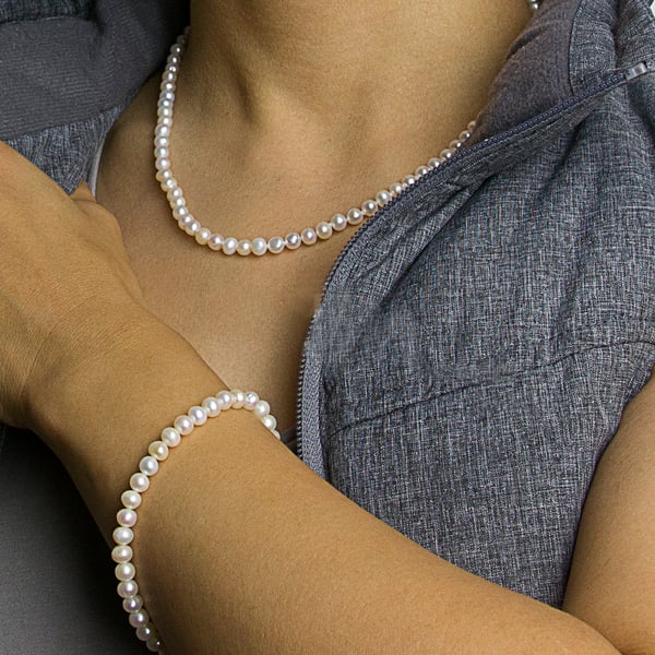 Freshwater Pearl Necklace, Bracelet,and Earrings Set. Bridal gift. Silver Clasps