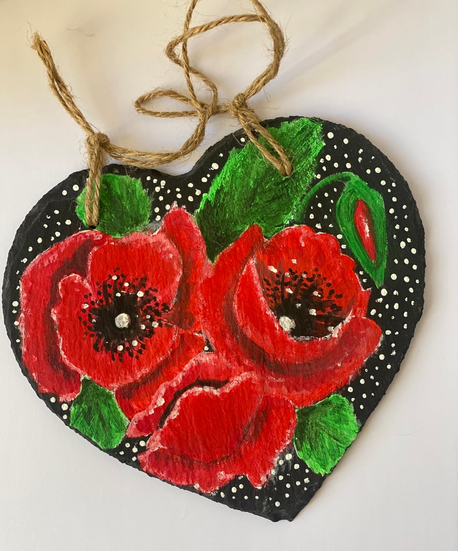 Slate hanging heart with red poppies 
