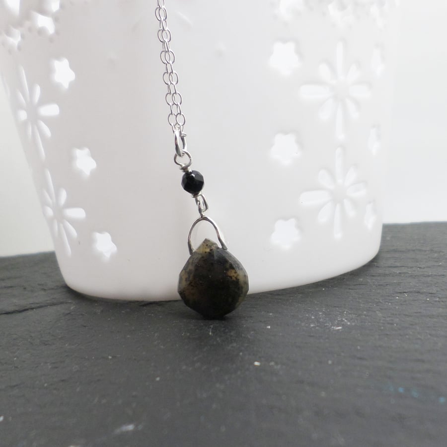 Opal and black agate gemstone pendant and necklace