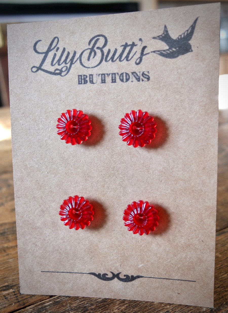 4 Vintage Red Flower Buttons -18mm