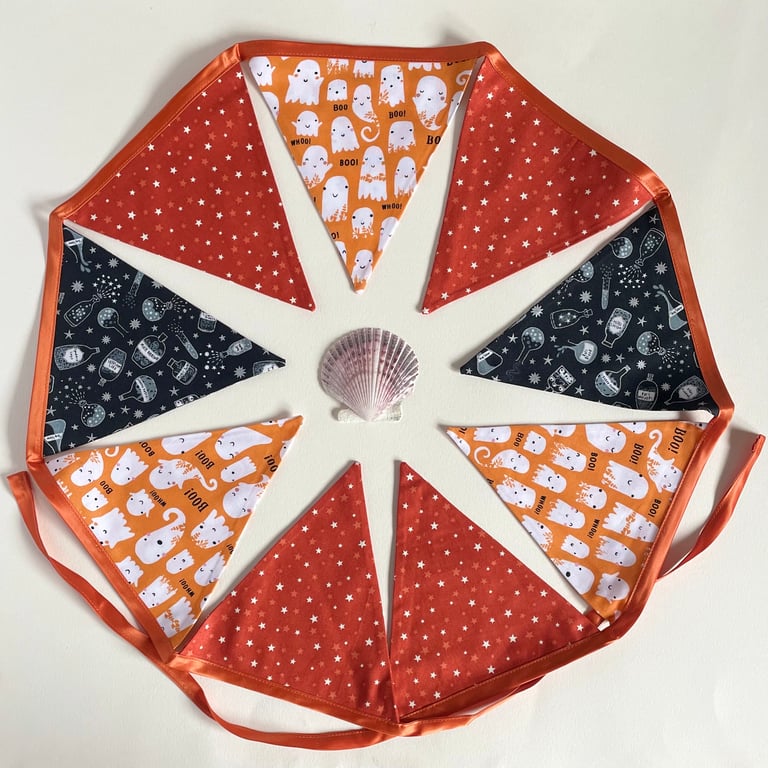 Friendly ghost Halloween bunting - large, reversible 