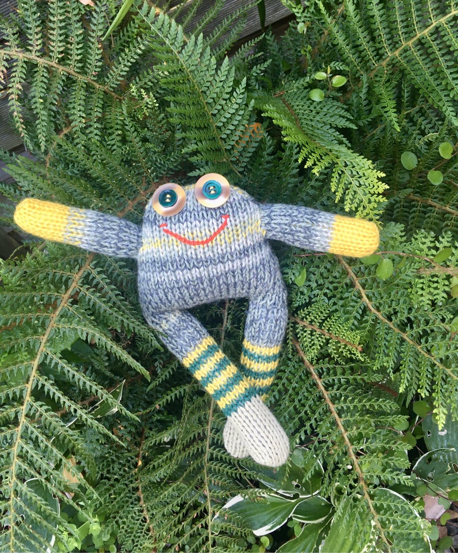 Frog had knitted doll - folksy Christmas 2026