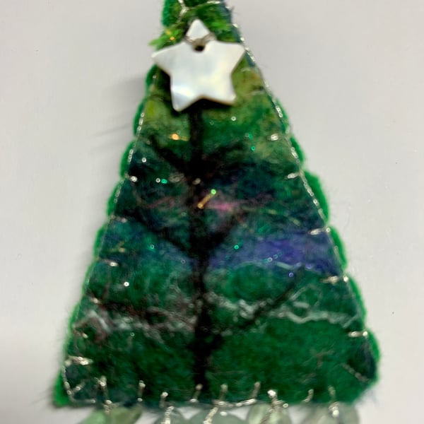 Christmas tree brooch with 5 crystals 