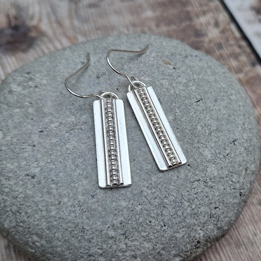 Sterling Silver Ribbon Line Pattern Rectangle Earrings - JBJ1043