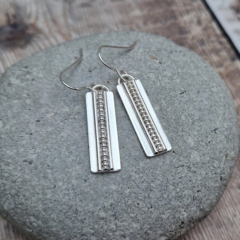 Sterling Silver Ribbon Line Pattern Rectangle Earrings - JBJ1043