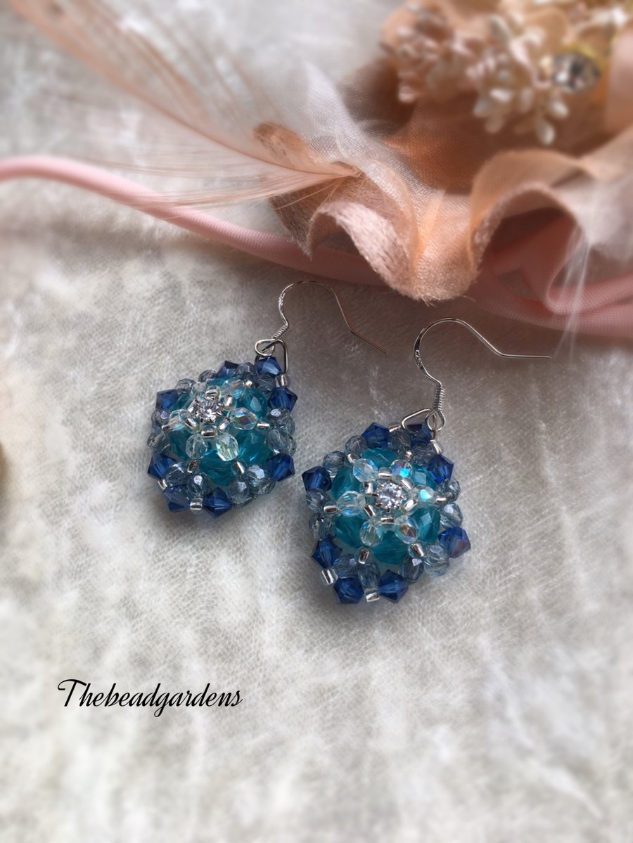 Sparkly blue earrings 