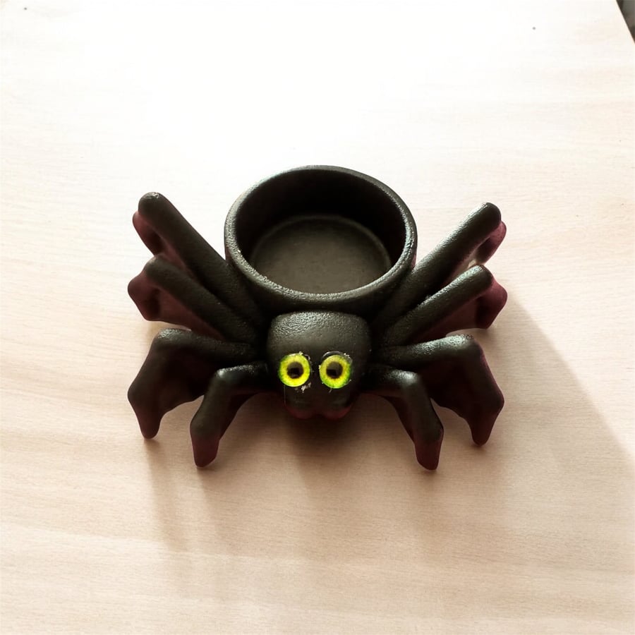 Epoxy resin spider tea light holder 