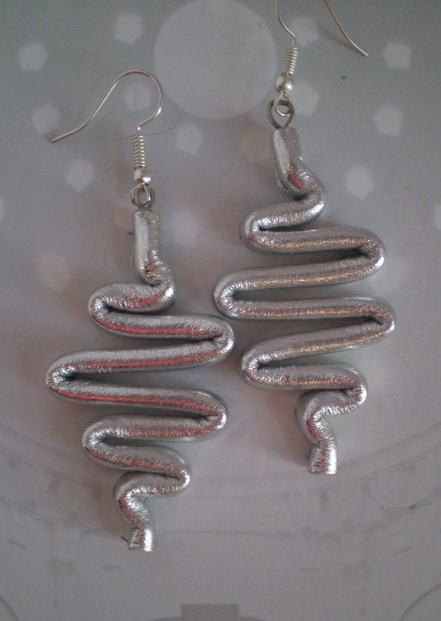 Silver Leather Zigzag in upcycled leather