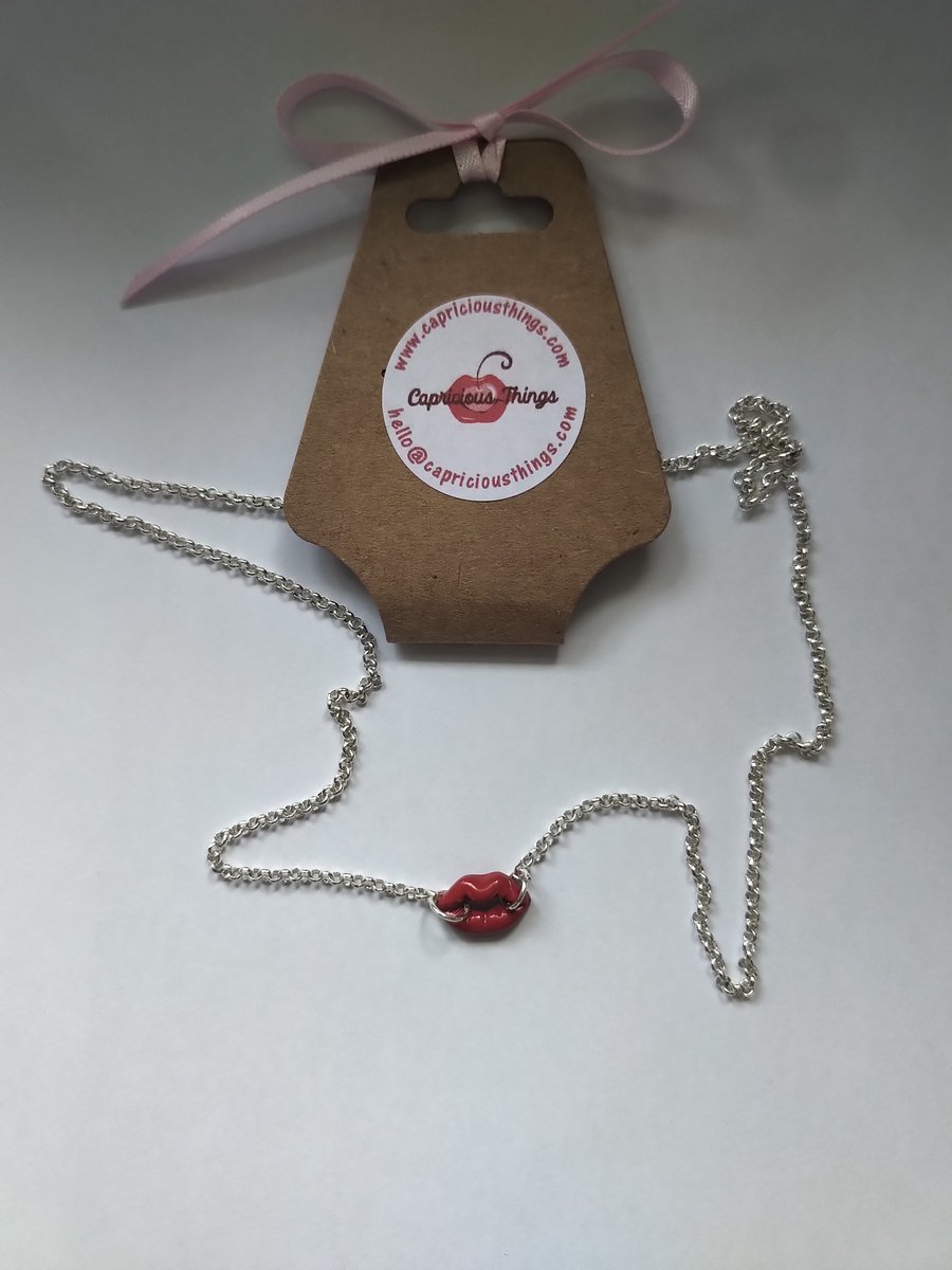 Kitsch Red Lips Necklace 