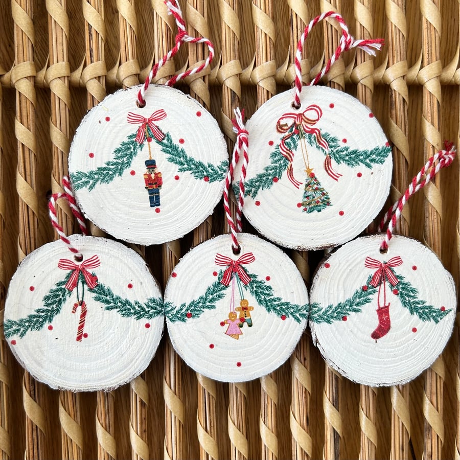 Set of 5 Christmas tree decorations, festive wooden ornaments, baubles or tags