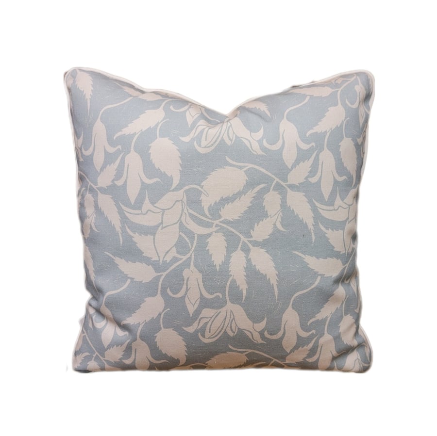 Alpina cushion in soft green