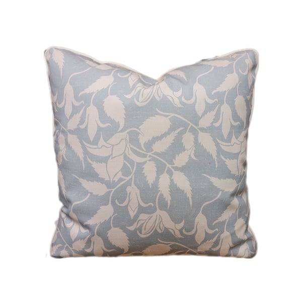 Alpina cushion in soft green