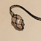 Macramé necklace with rose quartz stone