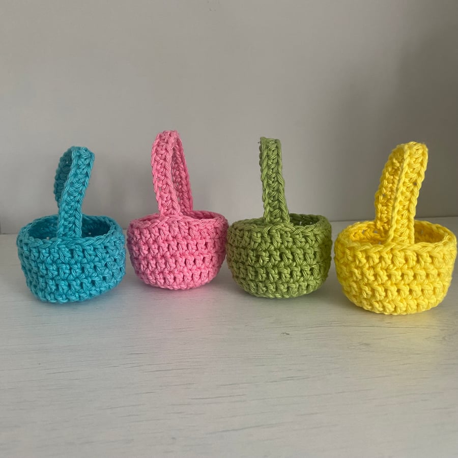 Set of 4 crochet mini Easter baskets
