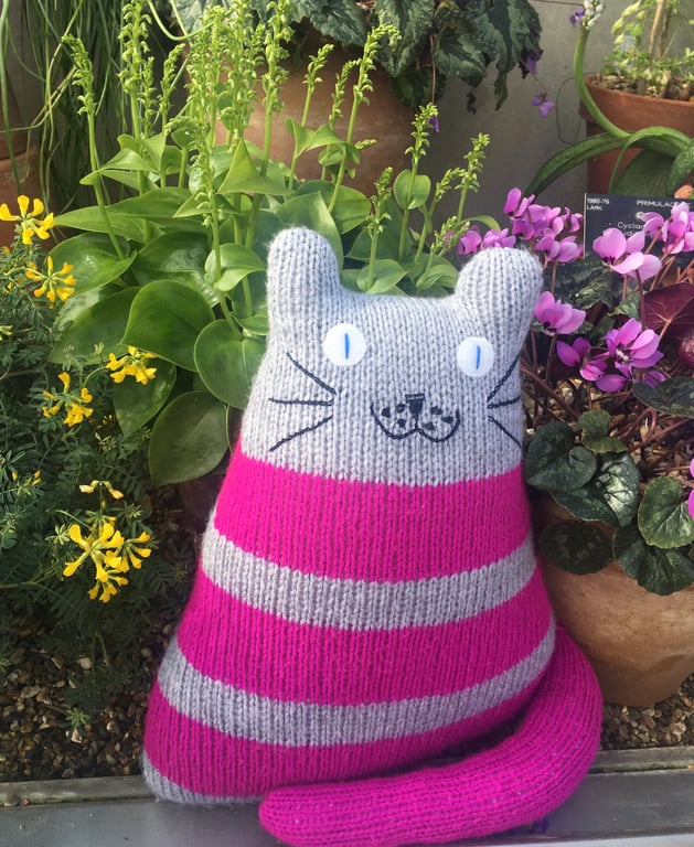 Grey and magenta  handknitted cat 
