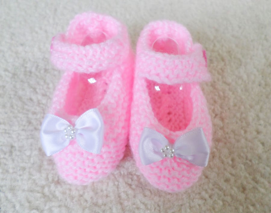 Pink knitted baby booties, Mary Jane shoes, premature to 3 months