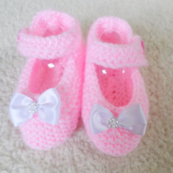 Pink knitted baby booties, Mary Jane shoes, premature to 3 months