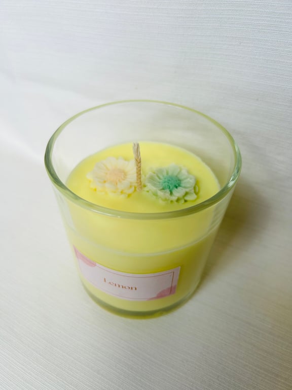 Lemon scented Luxury Soy Wax 30cl candle