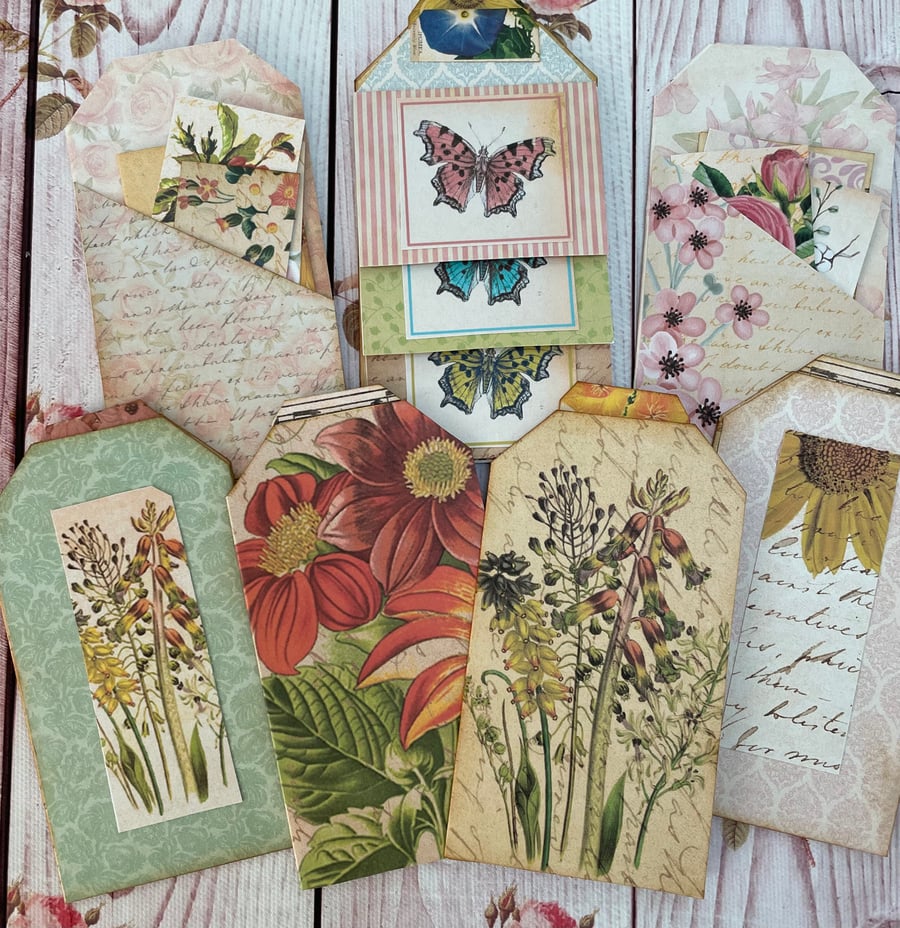Ephemera - Tag, Envelopes and mini folder set by Carolee Crafts PB8 - 0012