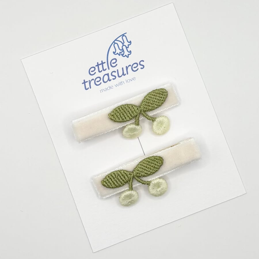 White Cherry Hair clips 