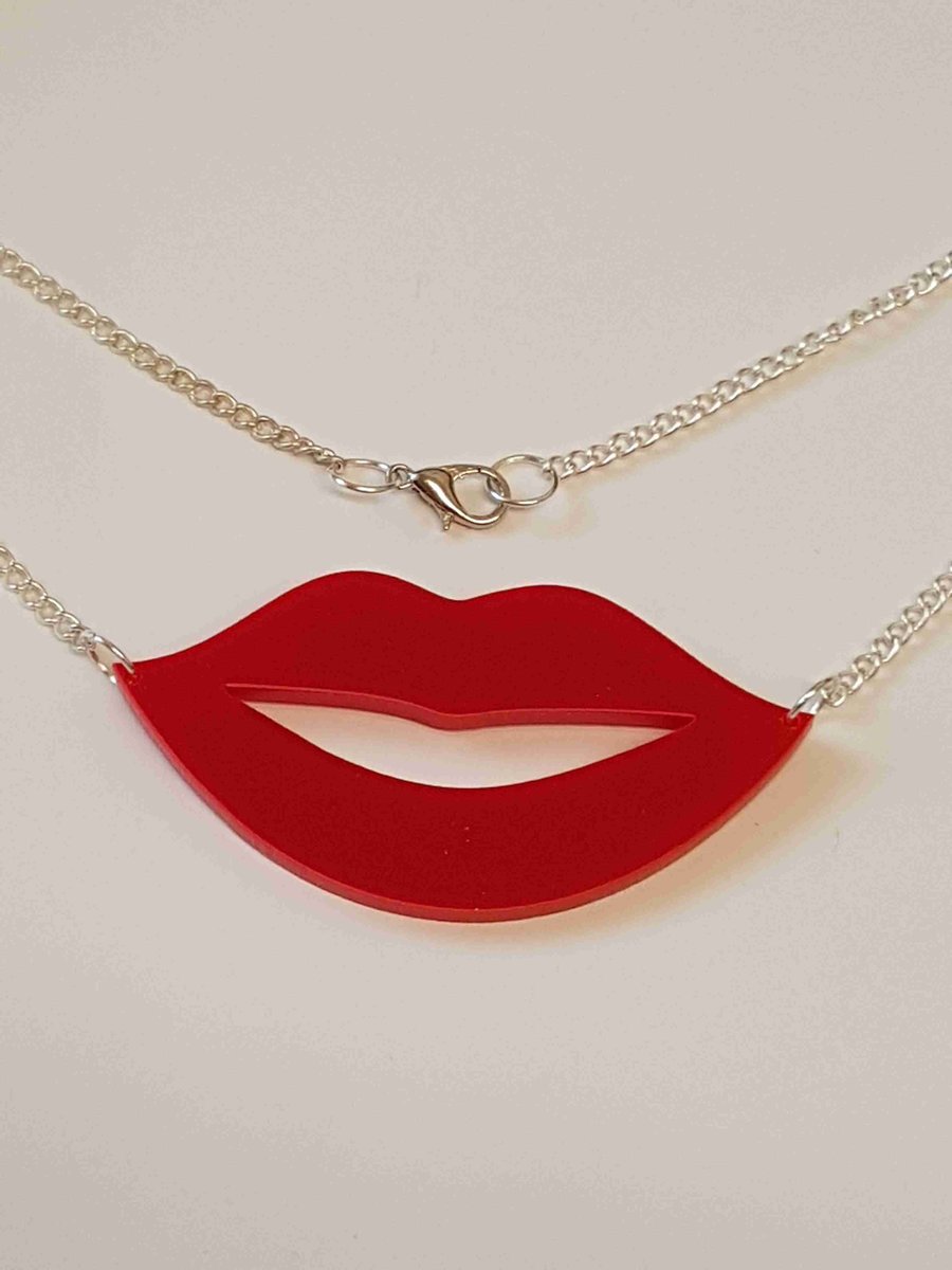Hot lips Necklace - Acrylic