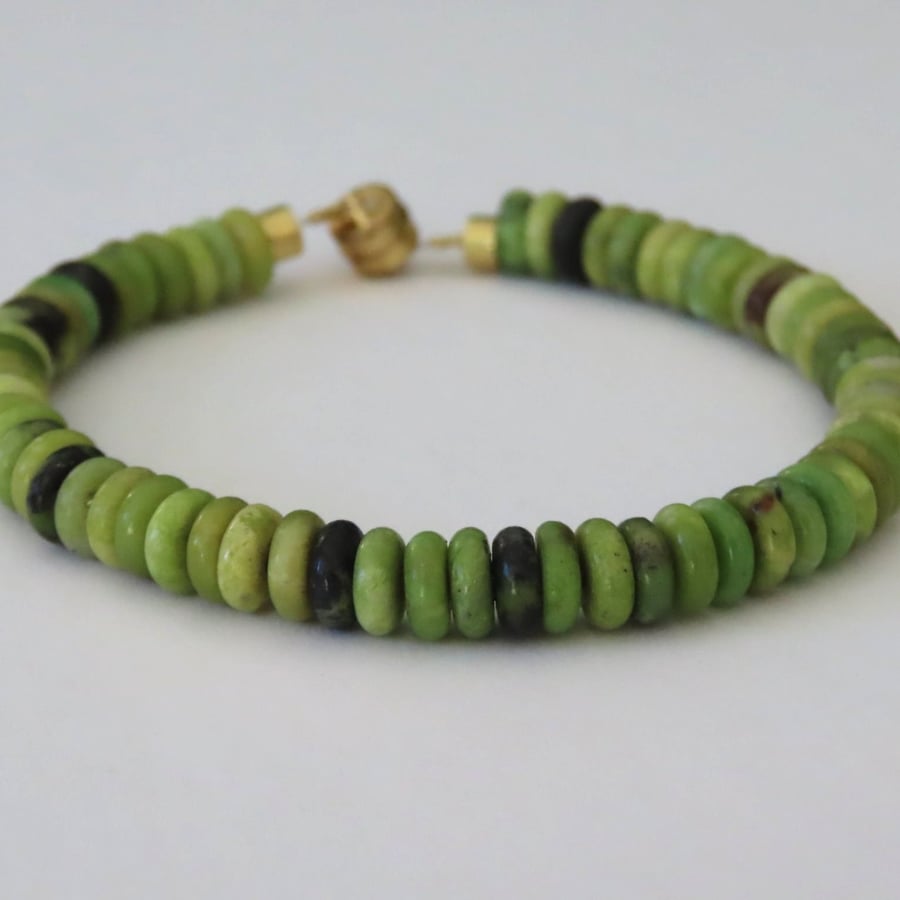 Bracelet Green Turquoise Semi Precious Stone Rondelle Beads Gold Detail Magnet 