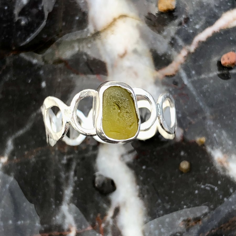 Yellow Seaglass Silver Hoop Ring - Size R.5- 1244