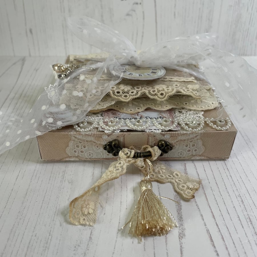 Box Drawer and Stacking Envelopes - Empress Teacups and Pearls - 2025.44 PB11