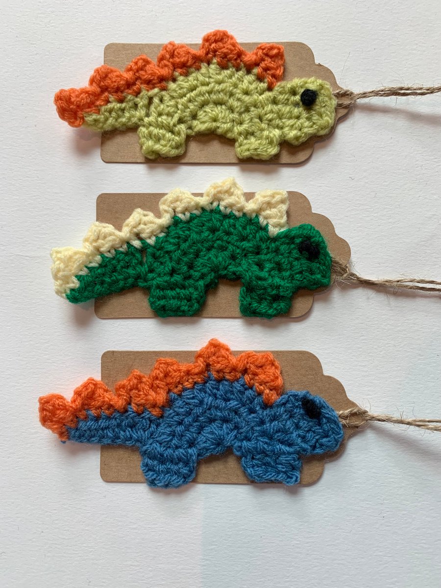 Pack of three gift tag, with a crochet design. 