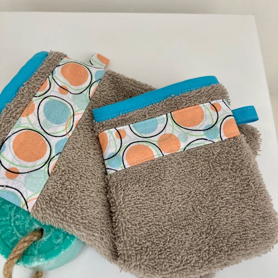 Bathtime Wash Mitt set - Parent and Toddler matching Wash Mitt