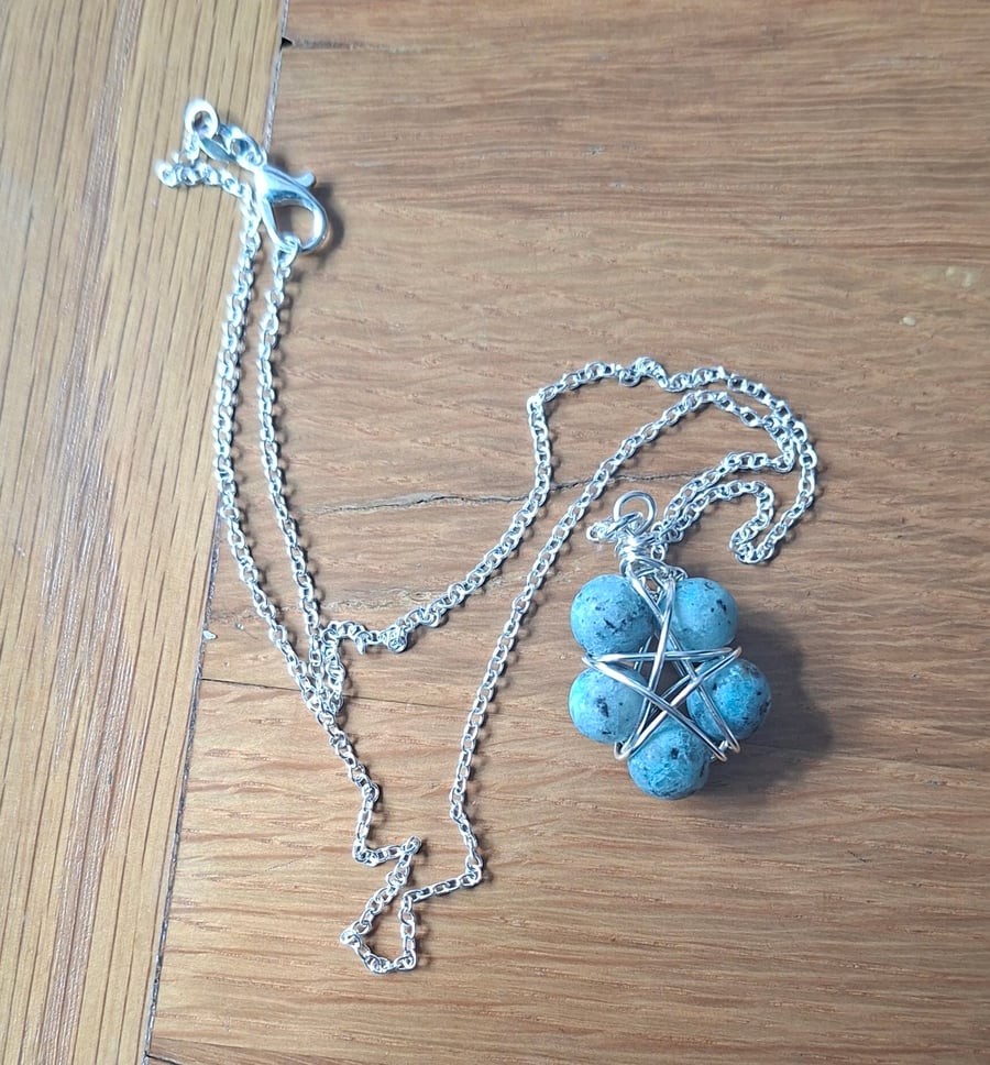 Wire gemstone star necklace