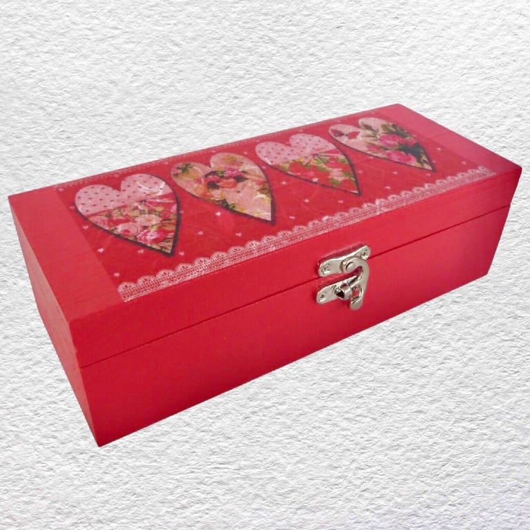 Red Hearts: Decorated Wooden Trinket Keepsake Box 23.5cm