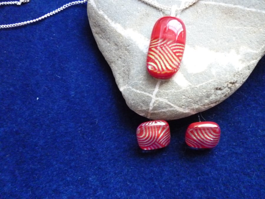 Red Dichroic pendant & earring set