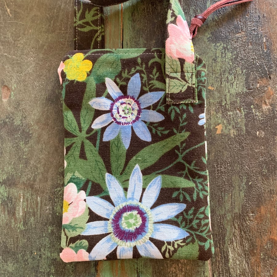 Vintage floral cross body phone bag