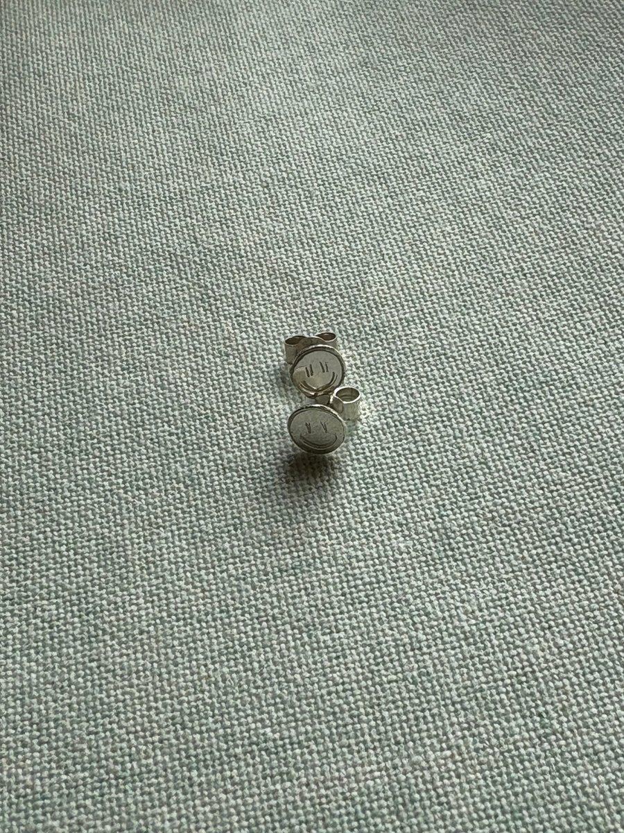 Simple sterling silver circle smiley stud earrings