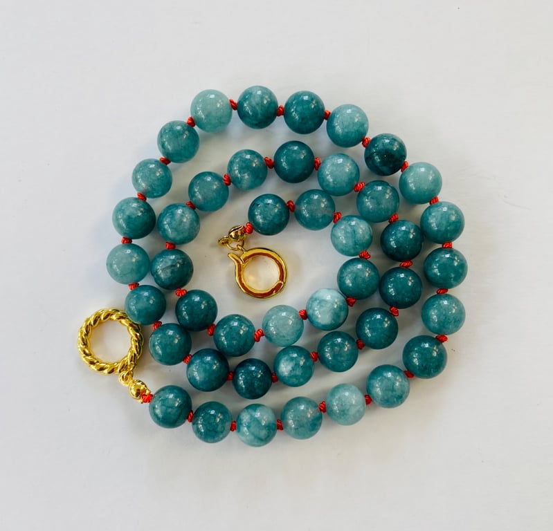 Aquamarine hand knotted necklace 