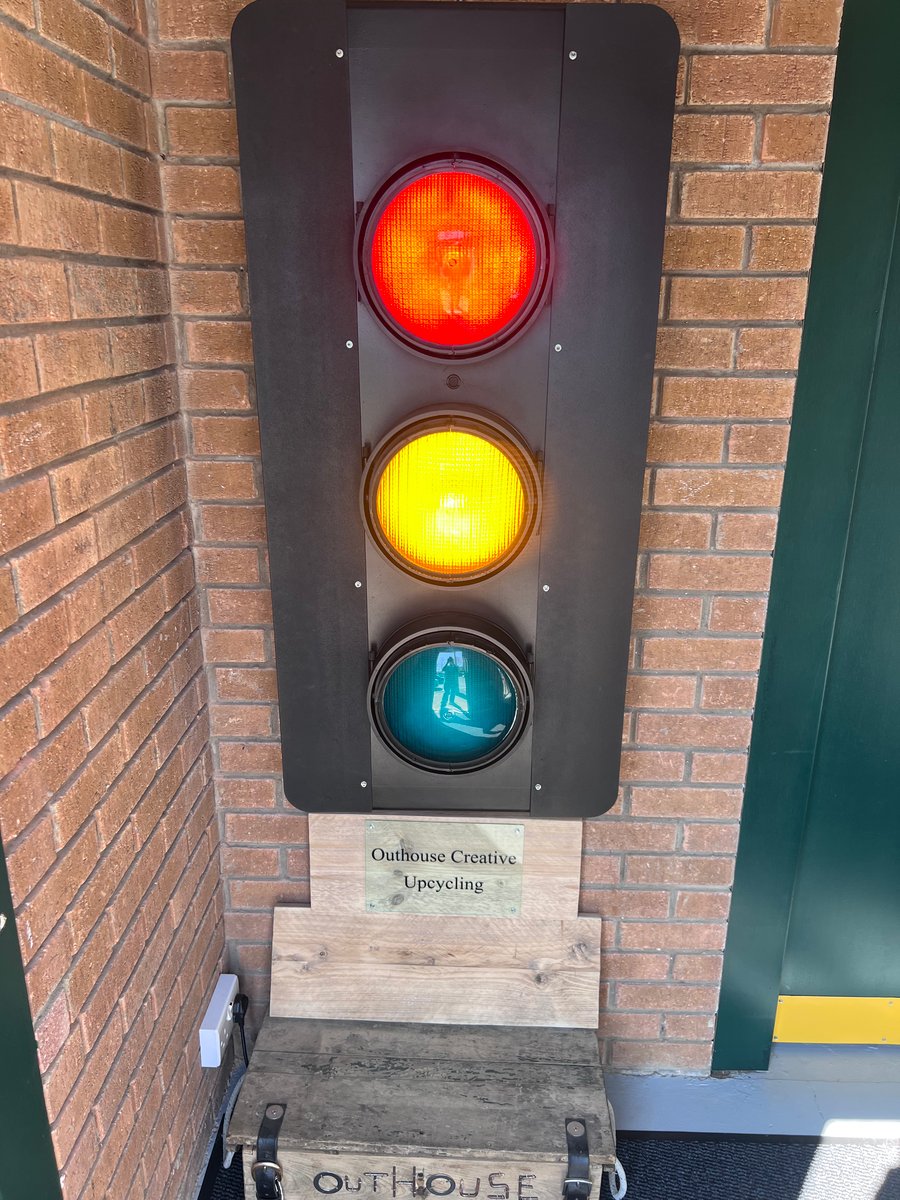 Upcycled traffic light