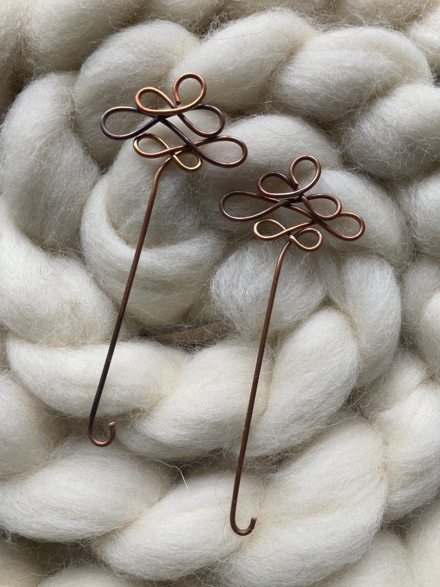 Celtic spinners orifice hook